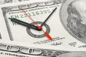Top 10 Biglaw Firm Threatens To Dock Bonuses By Up To 50% For Late Timesheets